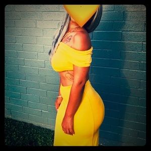 Two piece yellow skirt and crop-top